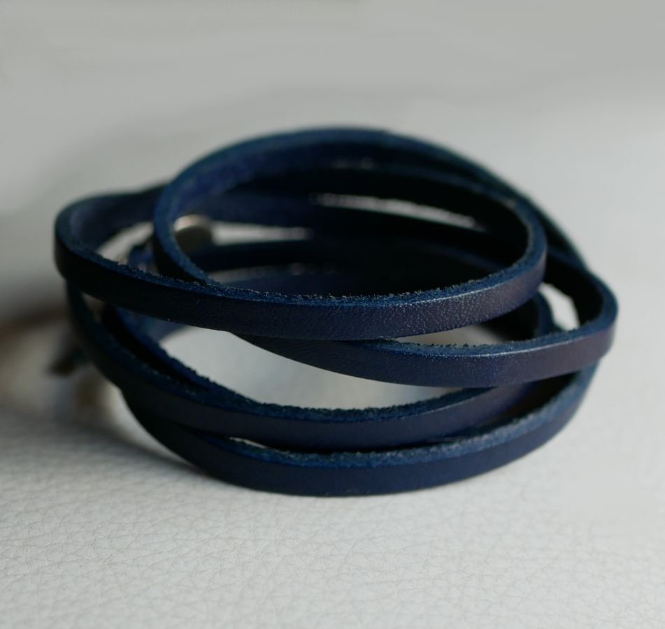 Lederarmband 5 Runden Marineblau verstellbar