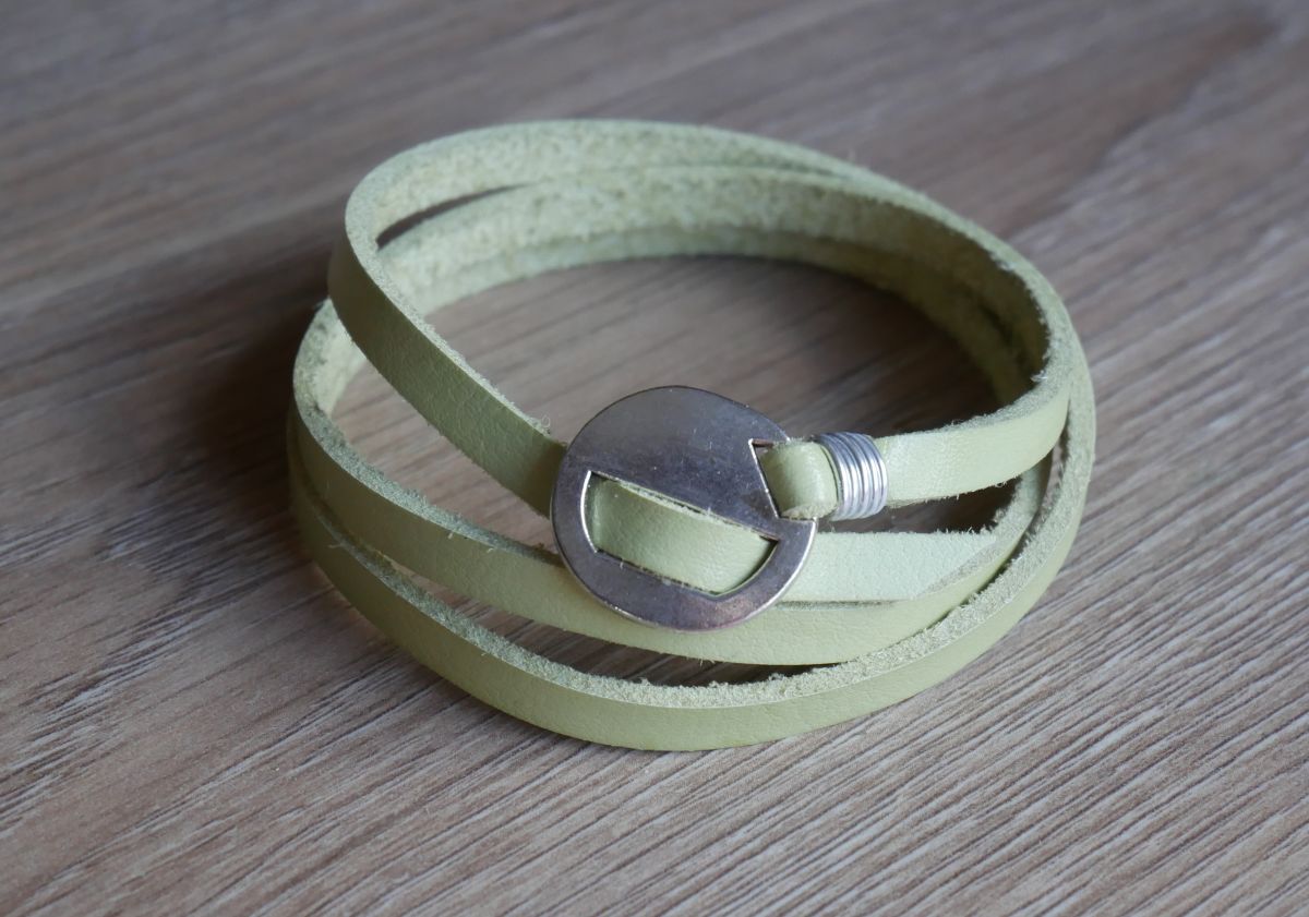 Lederarmband Anisgrün fein triple tour verstellbar