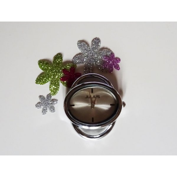 Cadran de montre ovale argent&eacute; style moderne