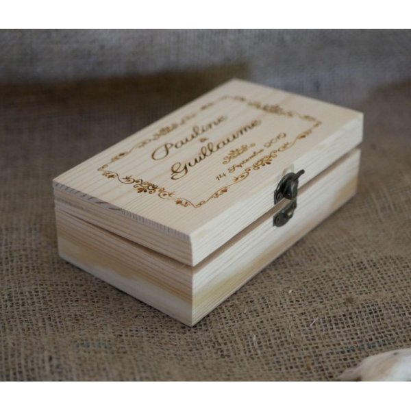 Personalisierte gravierte Holzkiste