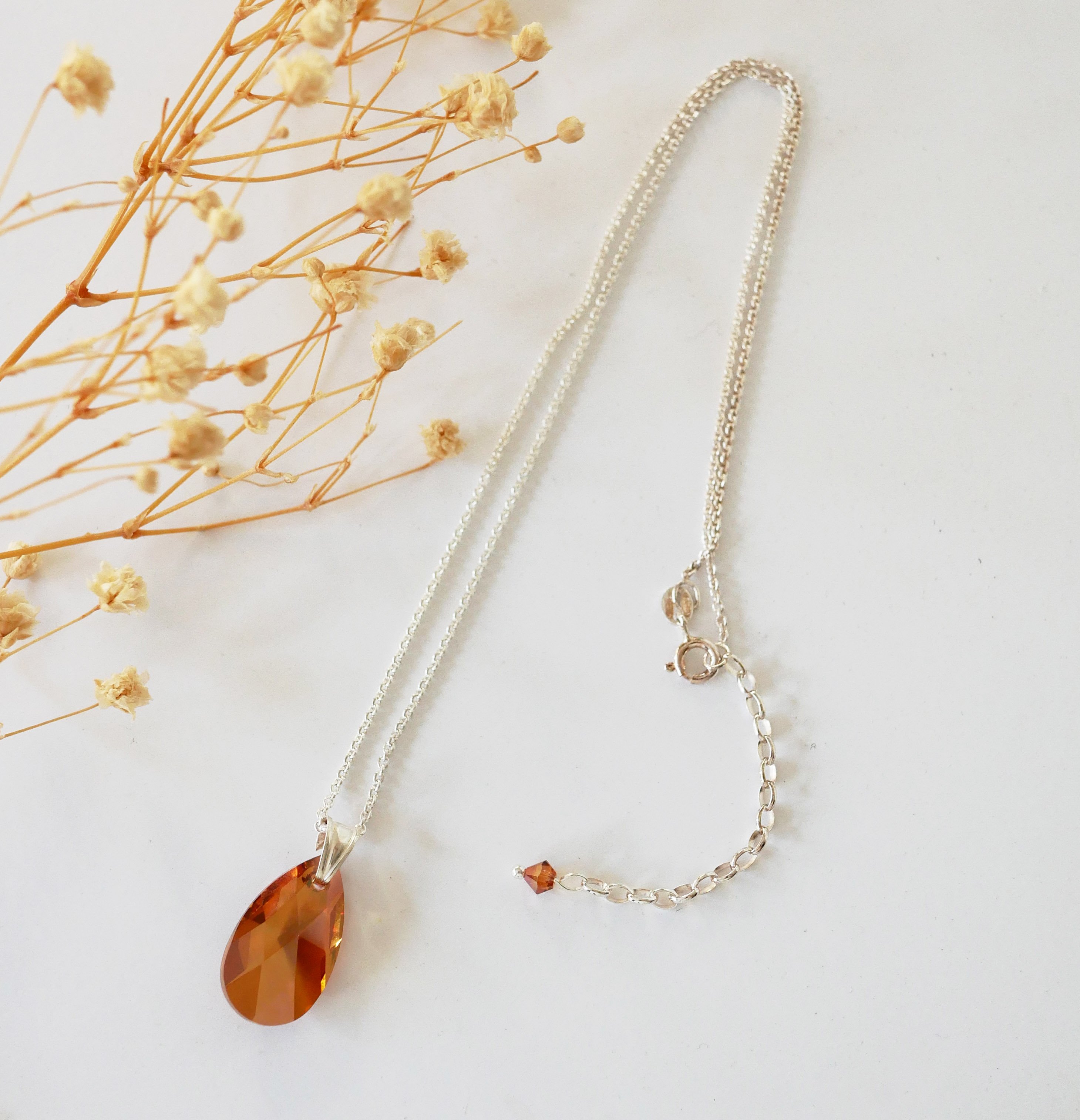 Silberne Halskette mit Swarovski-Anh&auml;nger Tr&auml;ne Kupfer