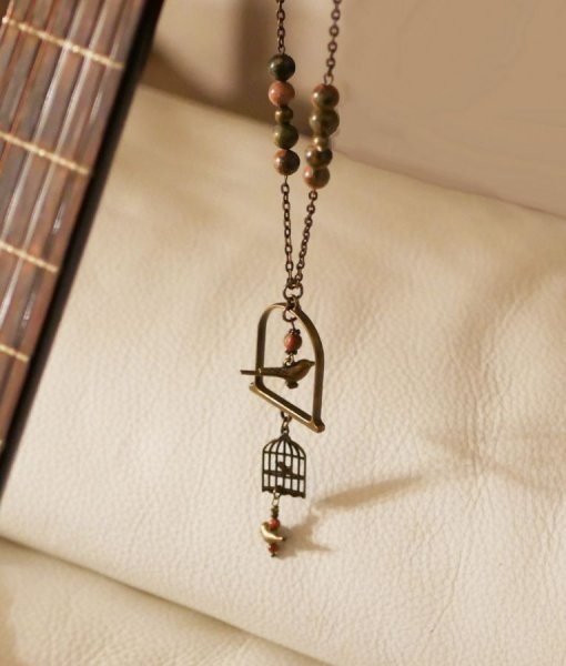 Halskette mit langem Vogelanh&auml;nger