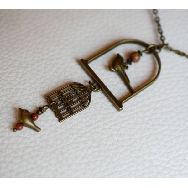 Halskette mit langem Vogelanh&auml;nger