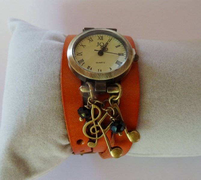 Montre Musique au bracelet triple tour cuir Noir 