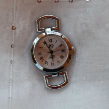 Versilbertes Uhrenzifferblatt im Vintage-Stil