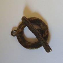 T-Verschluss Gehämmerter Ring 20 mm Bronze