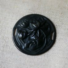 Seerosen-Medaillon mit Relief aus schwarzem Metall Seitliche Befestigungen 